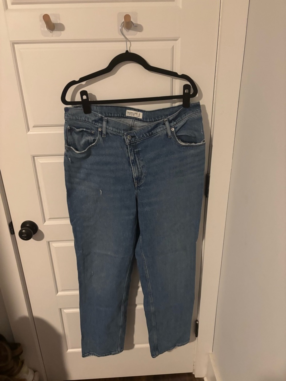 Abercrombie The 90’s Straight Ultra High Rise 33R